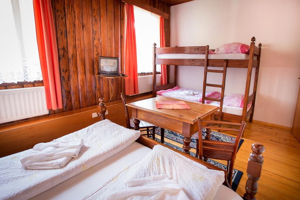 Guest House Gostisce Gacnk V Logu Cerkno Ruang foto