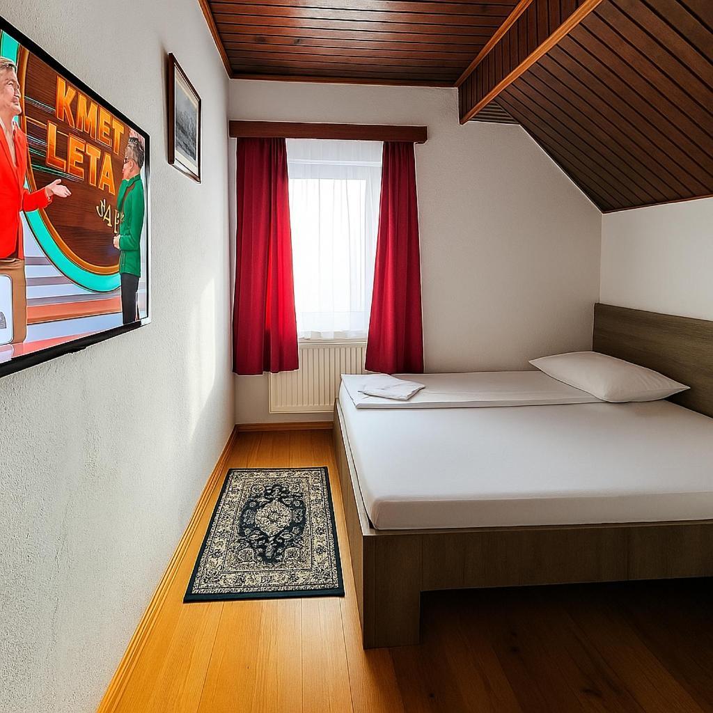 Guest House Gostisce Gacnk V Logu Cerkno Bagian luar foto