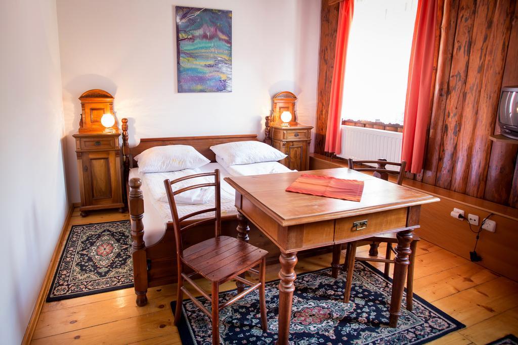 Guest House Gostisce Gacnk V Logu Cerkno Bagian luar foto